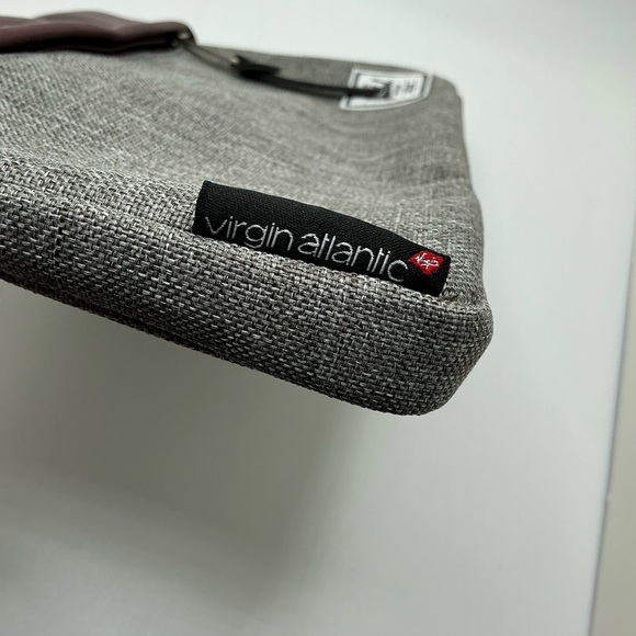 Herschel (Virgin Atlantic) Toiletry or Electronics Pouch Gray/Maroon Padded BX21 - Picture 3 of 5
